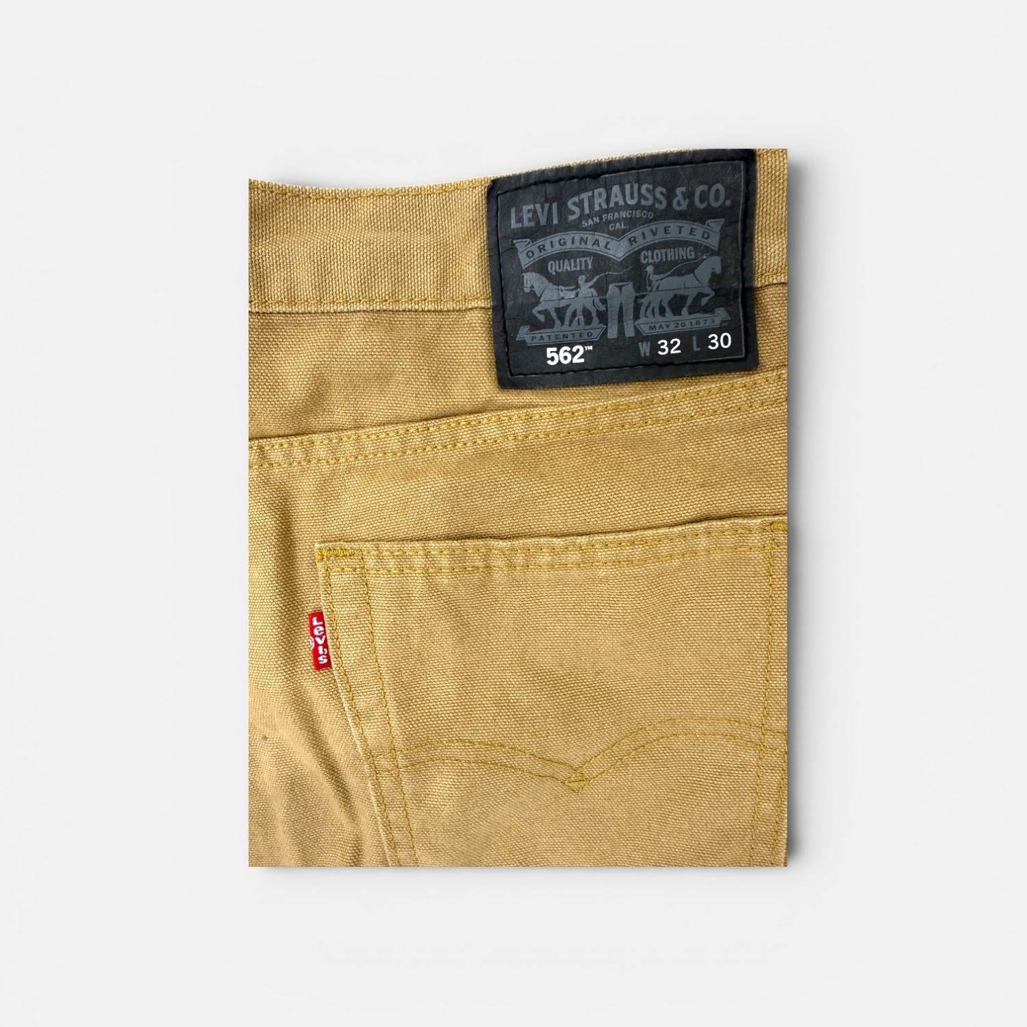 Levi’s Unisex 562 Camel Loose Taper Jeans M